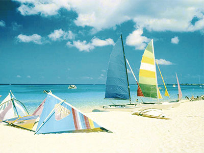 Beach with sailing boats